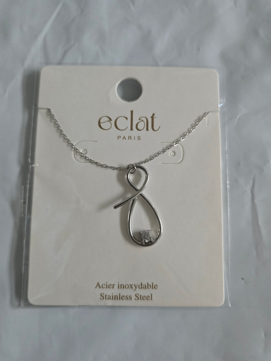 Collier "Infini Scintillant" Argenté – Éclat Paris
Prix : 19,00 €