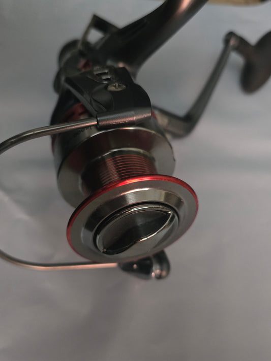 "Moulinet Spinning 4 Roulements – Performance & Design" attention pas de boîte disponible avec.