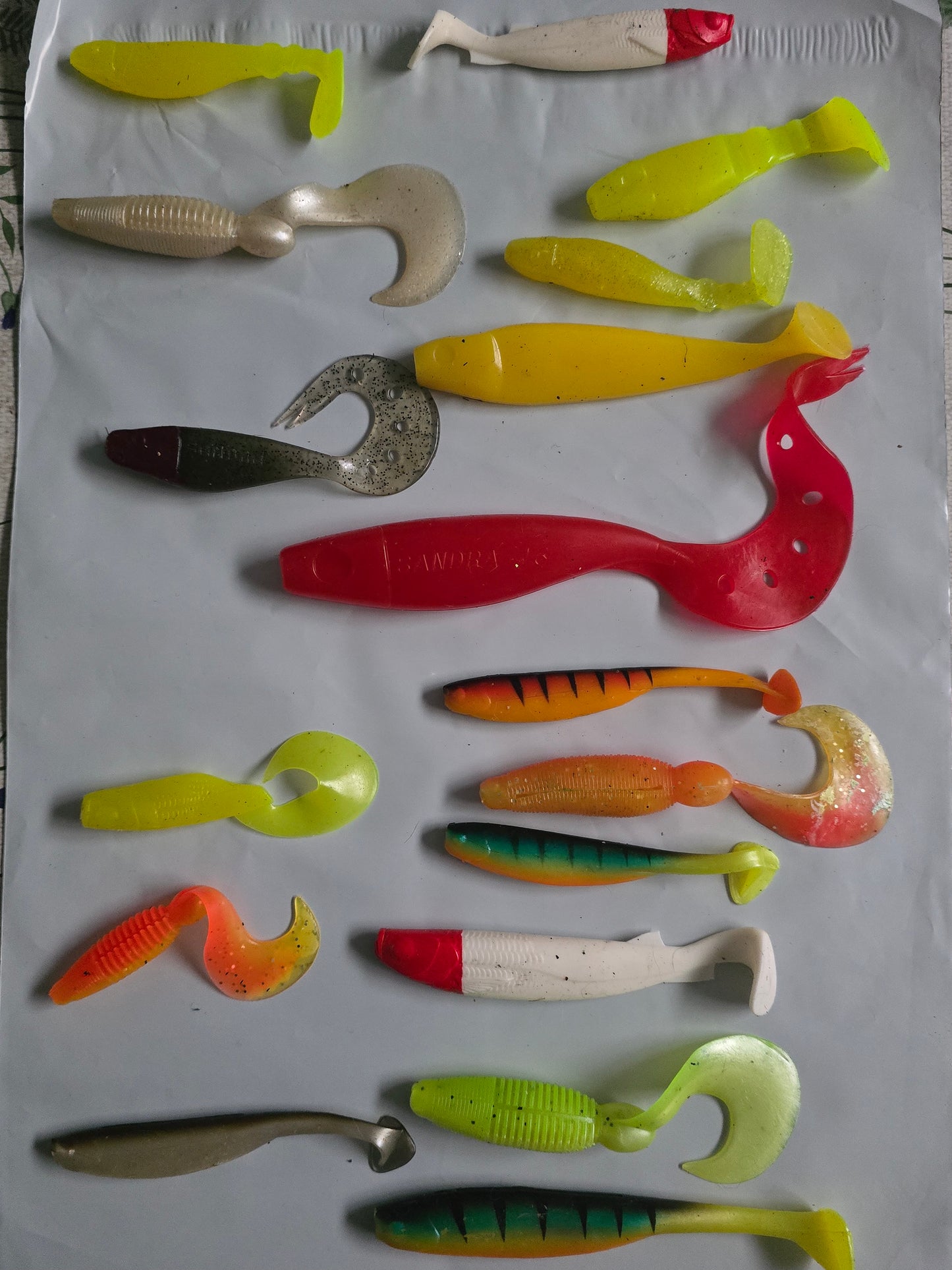 VITE ! 1 SEULE FOIS SUR LE SITE : Le Mega-Pack 50 Leurres Souples Carnassiers ! 🎣⚡