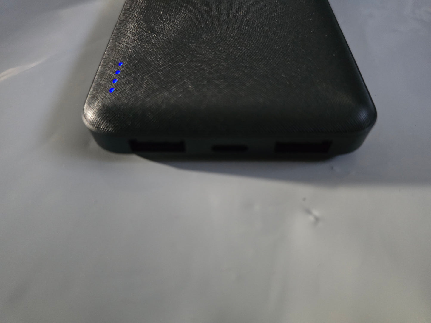 Batterie Externe Ultra-Mince 10 000 mAh – Pack Énergie Complet